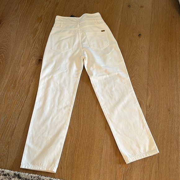 NWT- Melissa Webb Travis White Denim Pant. - Picture 10 of 10
